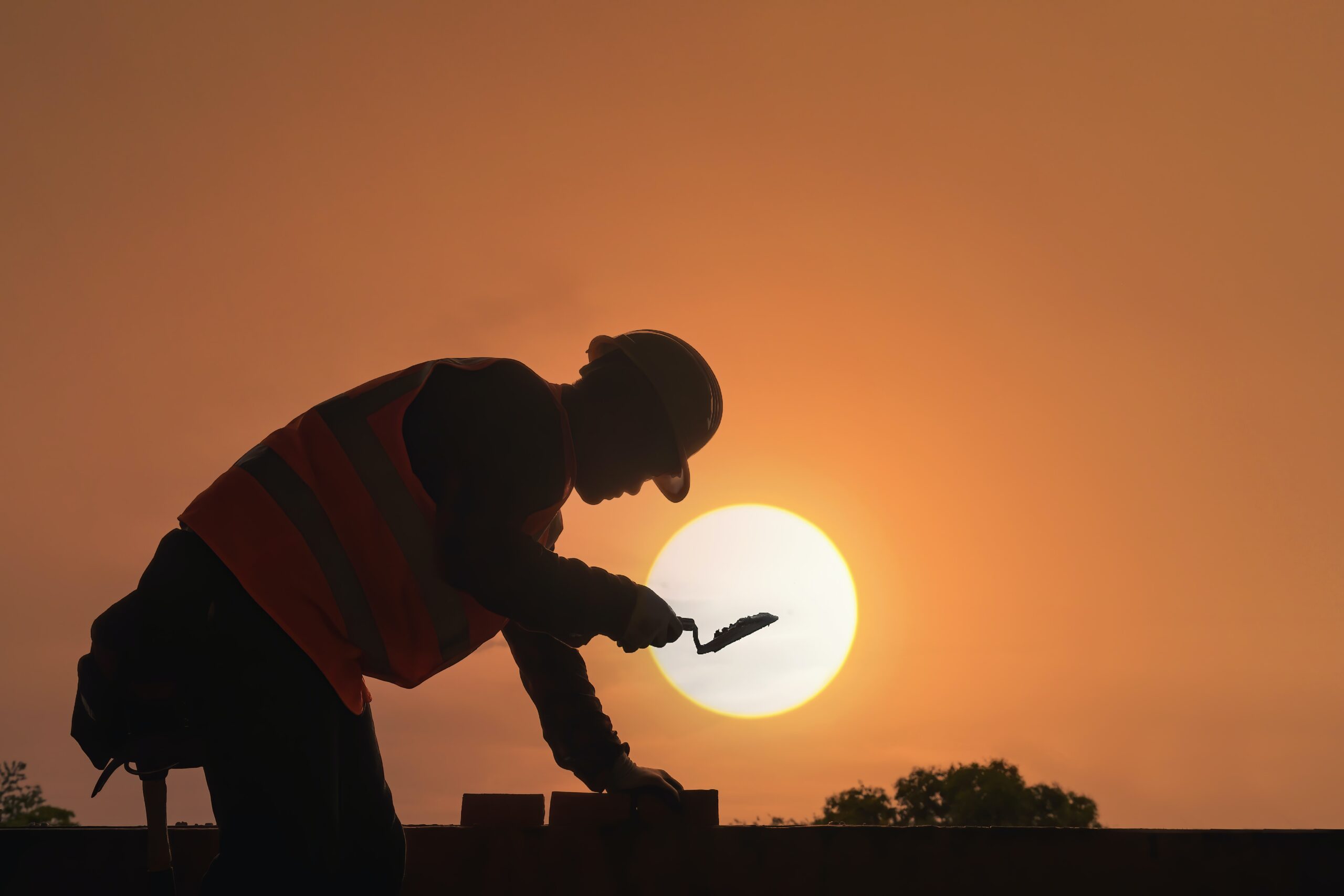 Divieto di installare su un fondo servente manufatti che impediscono l’esercizio del diritto di servitù